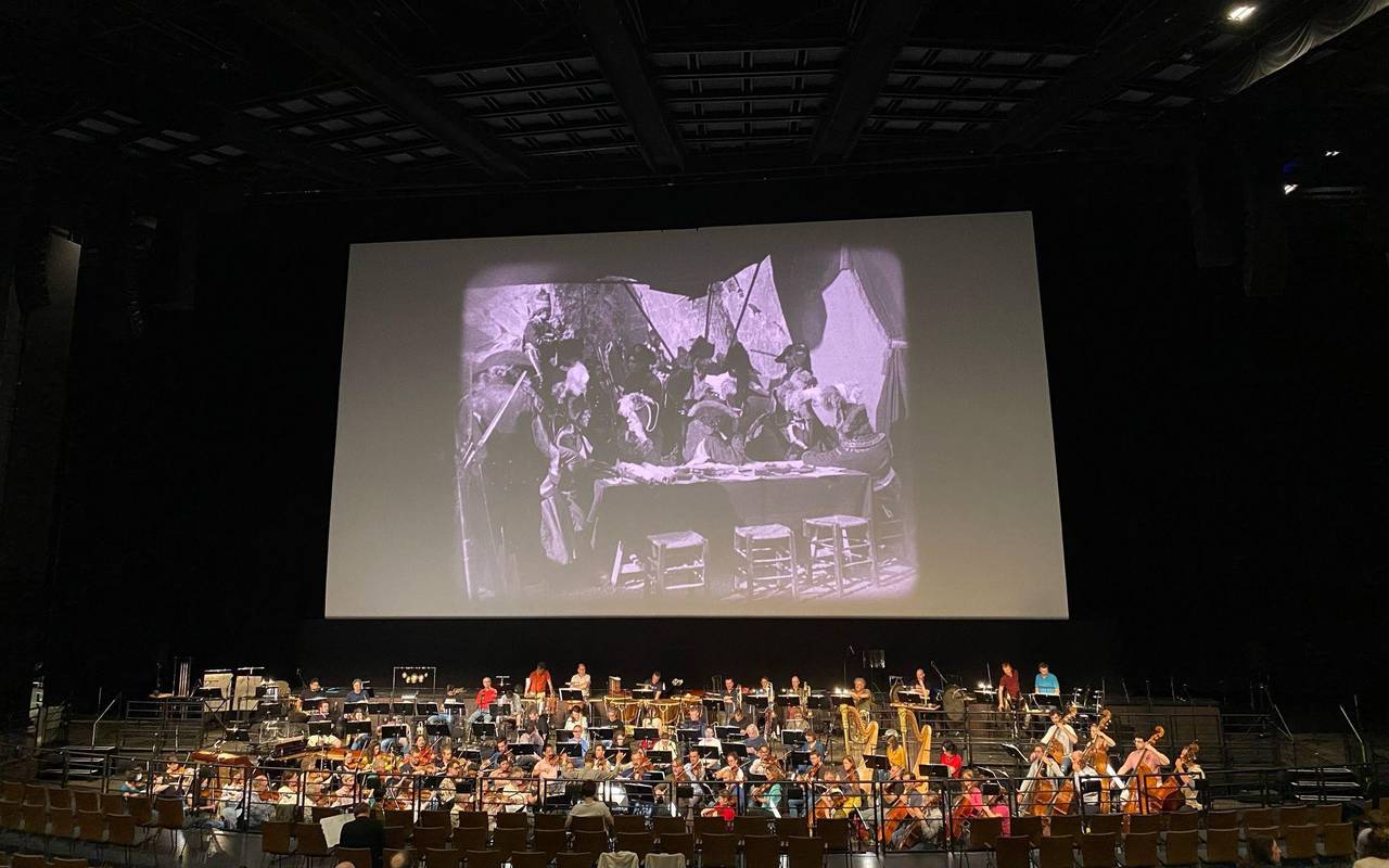 Legendäres Napoleon-Filmkonzert in Paris