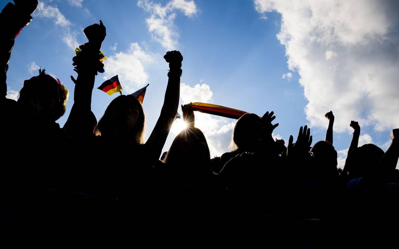 Deutschland-Fans jubeln beim Public Viewing