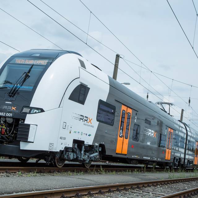 Ein neuer Zug des Rhein-Ruhr-Express (RRX).