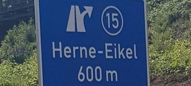 „Herne-Eikel“: Fehler auf Autobahn-Schild an A43