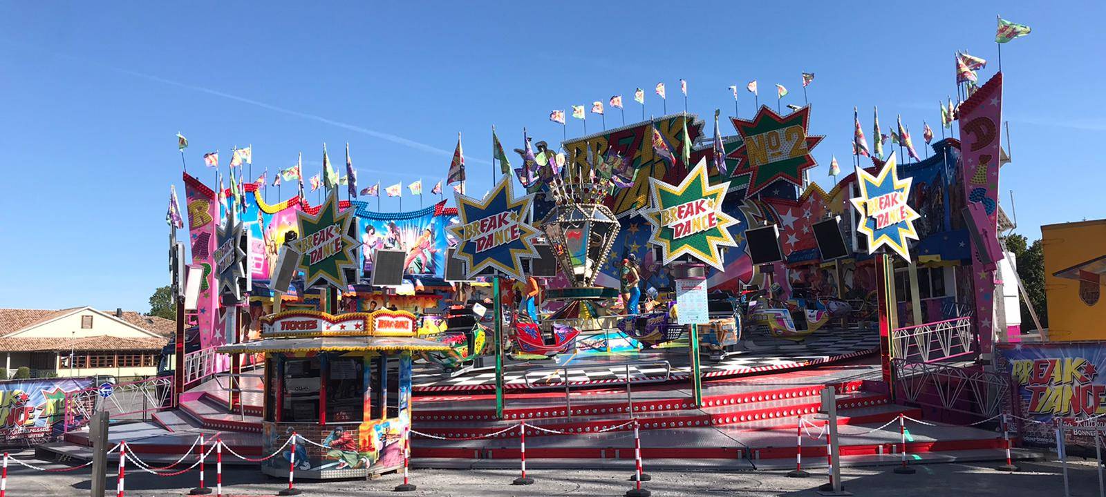 Der Kirmes-Park an den Zentralhallen in Hamm darf fürs erste nicht mehr öffnen. Das hat der Krisenstab der Stadt entschieden.