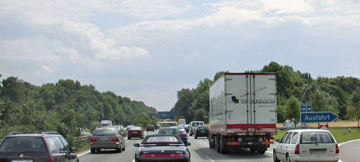 Schwerer Unfall im Kamener Kreuz sorgt für Stau