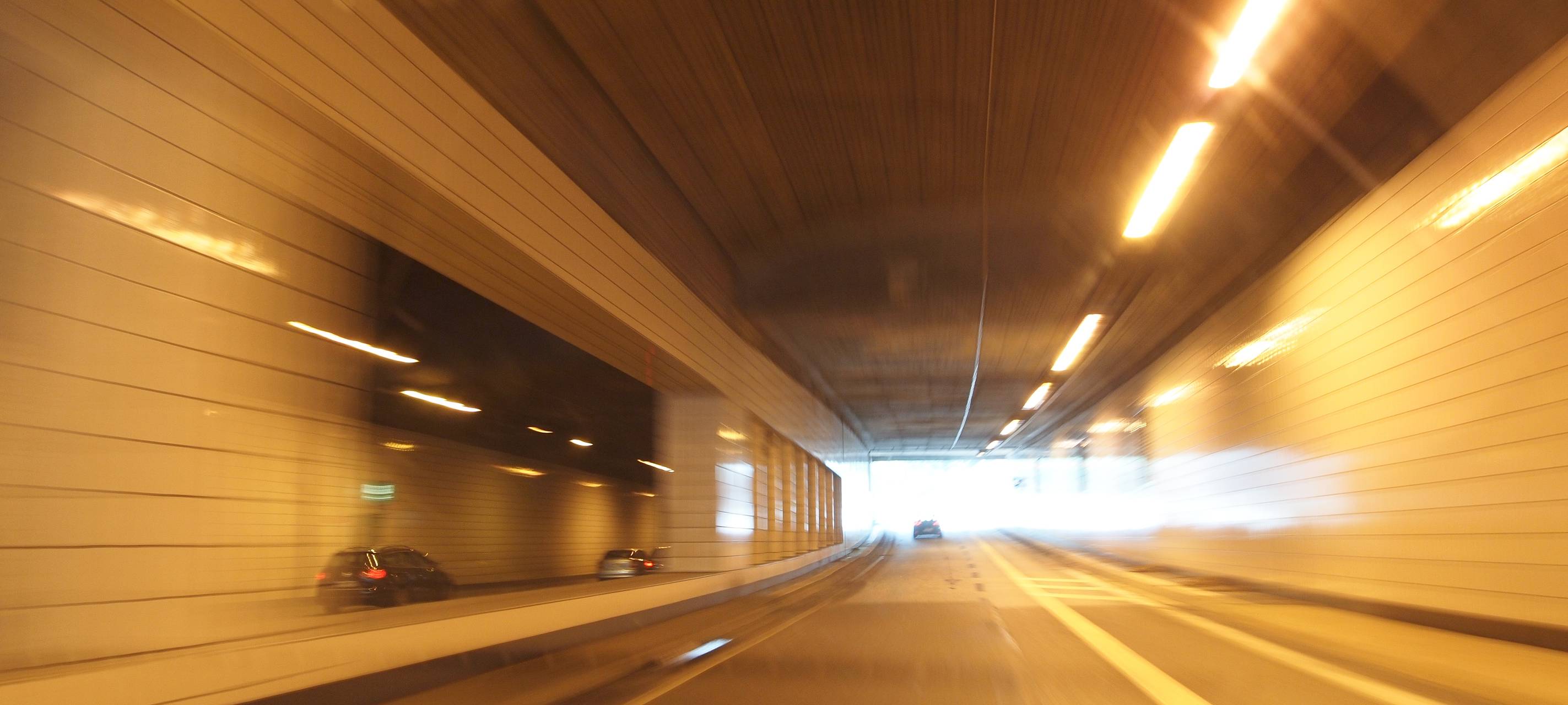 Sperrung von B236-Tunnel Wambel