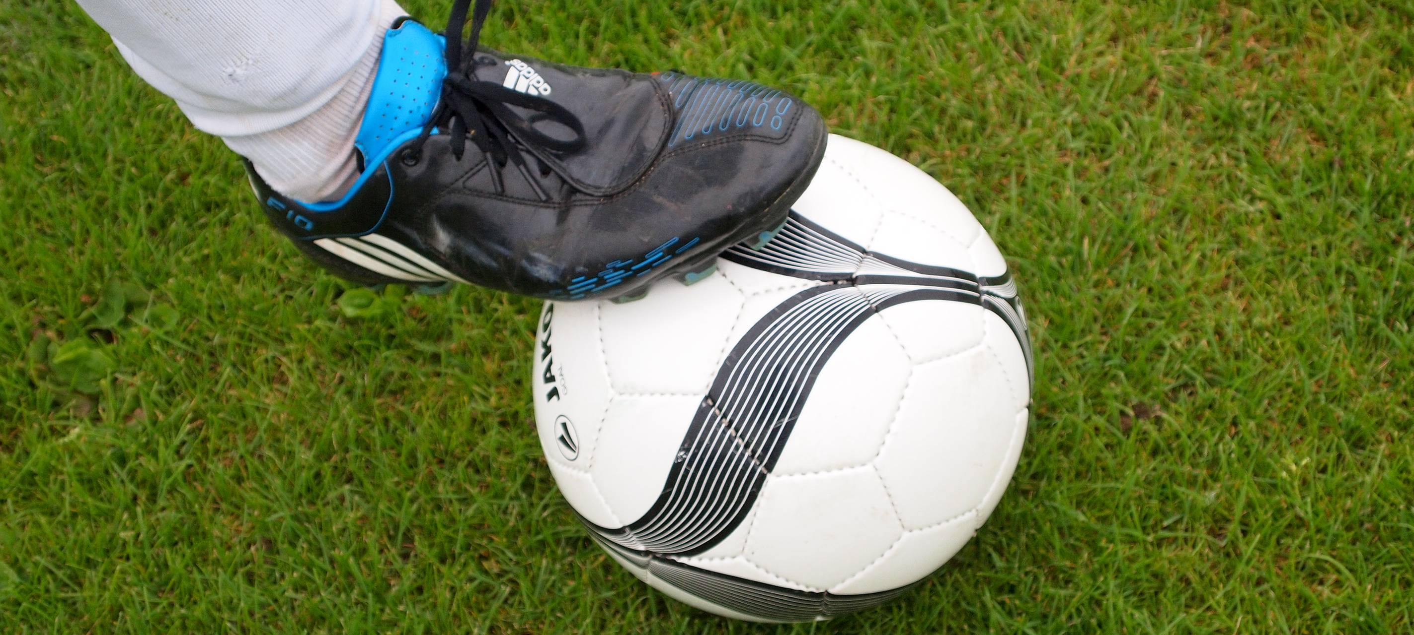 Lünen: Spieler tritt und schlägt Schiedsrichter nach gelb-roter Karte