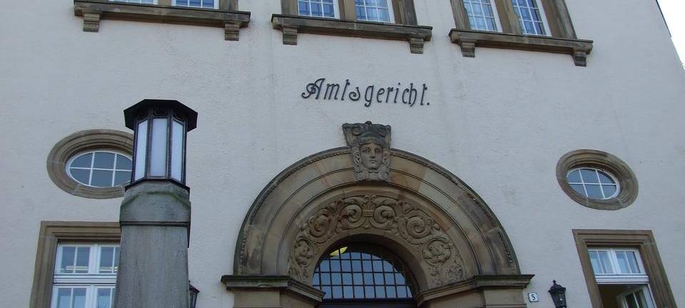 Falscher Bankmitarbeiter in Lünen vor Gericht