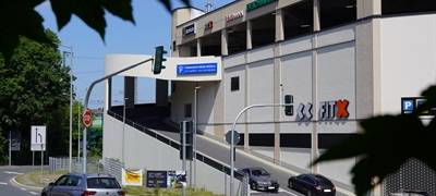 Zum Einkaufszentrum Neue Mühle gehört das jüngste Parkhaus in Unna. Es bietet 316 Stellplätze auf zwei Etagen.