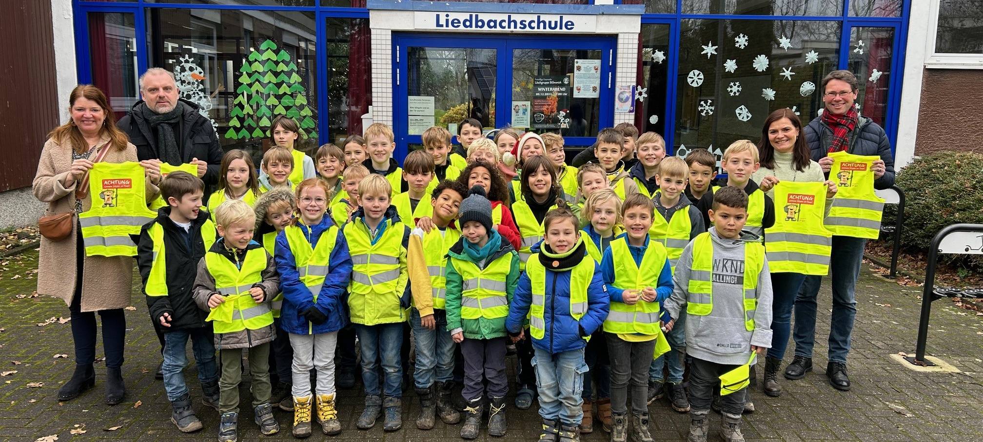 Kostenlose Warnwesten für alle Grundschüler in Unna