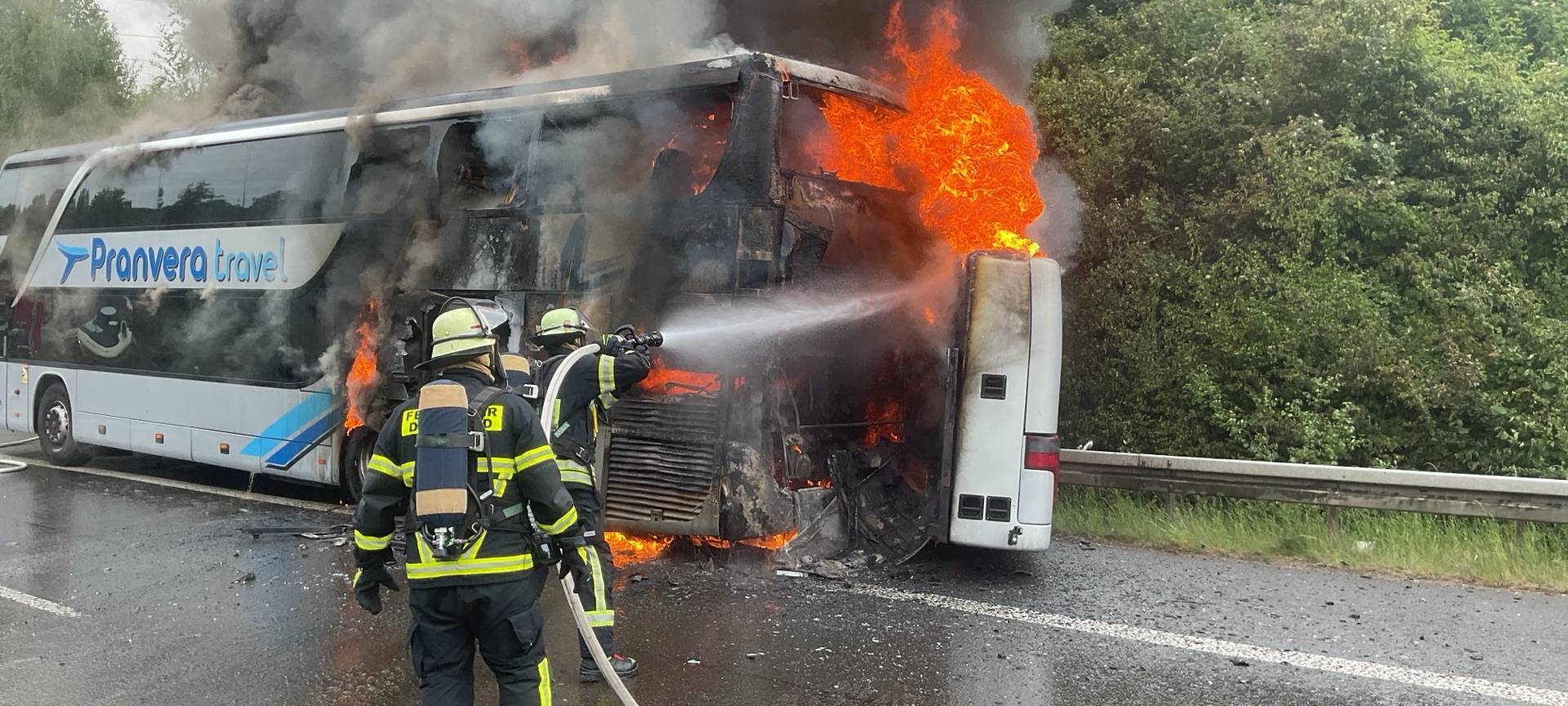 Schwerte: Brennender Bus auf der B236