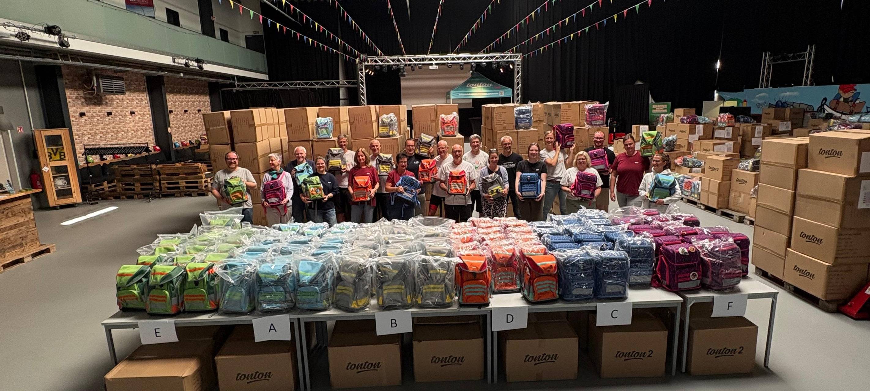 Schulranzen in Holzwickede verschenkt