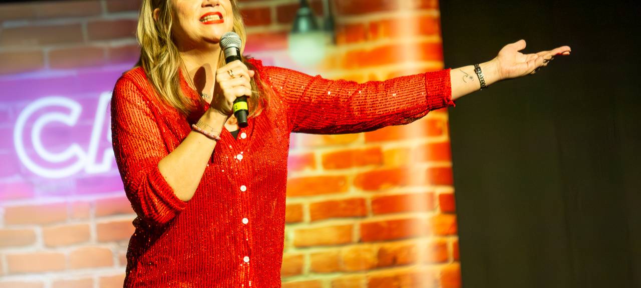 Das Comedy Camp 2025 war in Bergheim im MEDIO.RHEIN.ERFT. Auf der Bühne zu sehen: Mirja Regensburg.