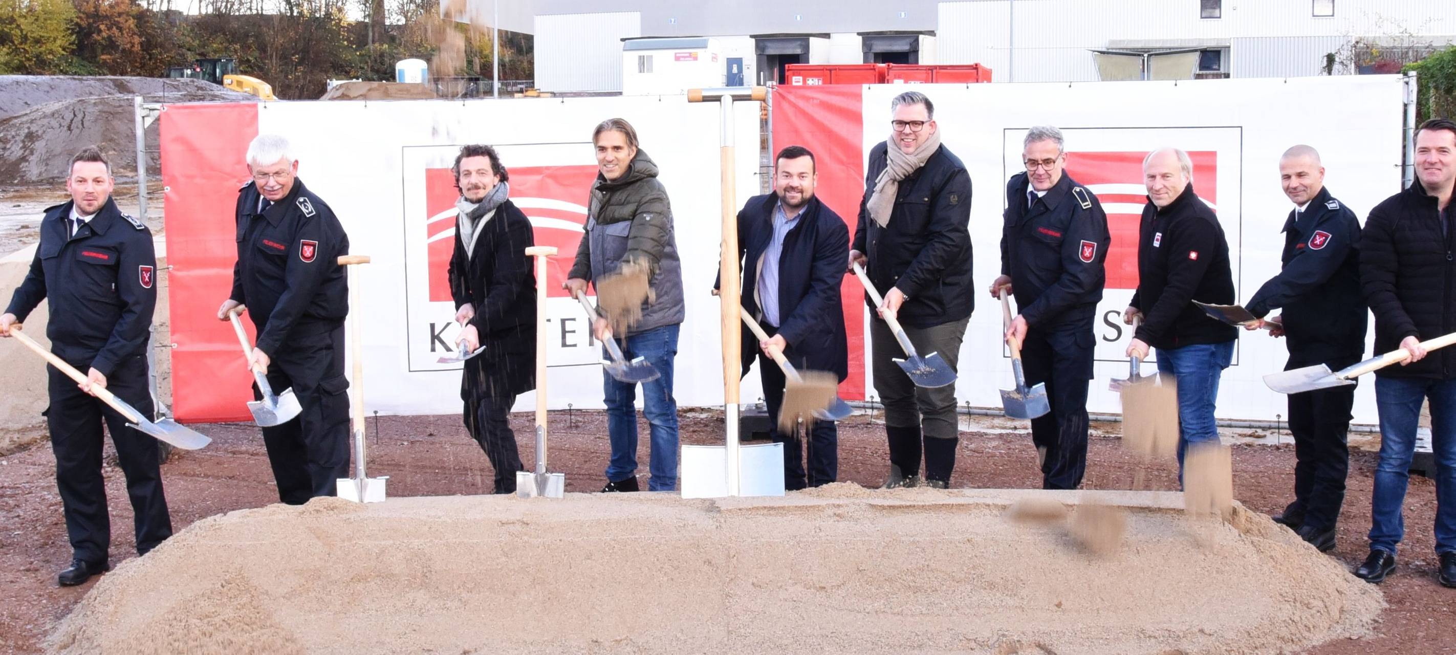 Am Montag fand der symbolische Spatenstich für die neue Hauptfeuer- und Rettungswache in Schwerte statt.